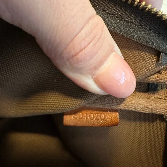 Louis Vuitton monogram pochette - Picture 4 of 11